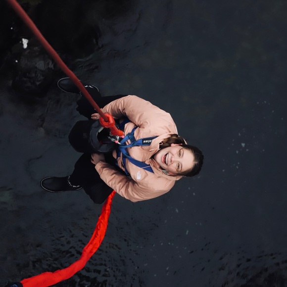 Meet your Posher, Anna - Picture 5 of 12